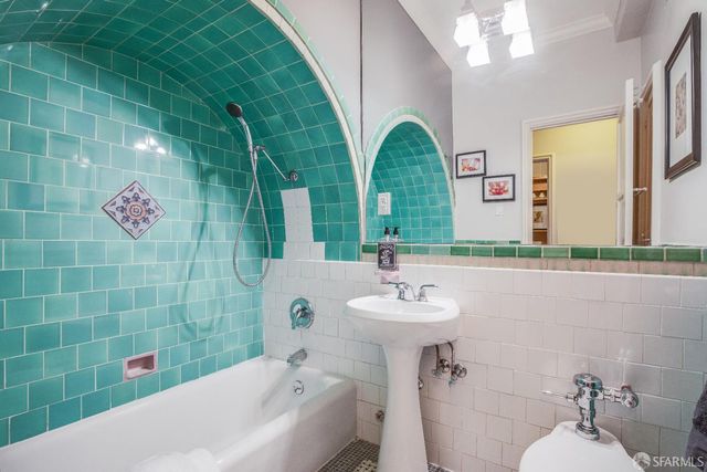 2701 Van Ness Avenue 403, San Francisco, CA 94109