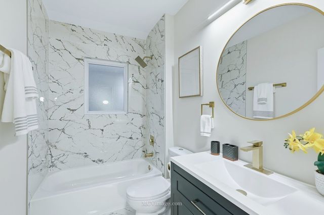 6206 S Kolin Avenue, Chicago, IL 60629