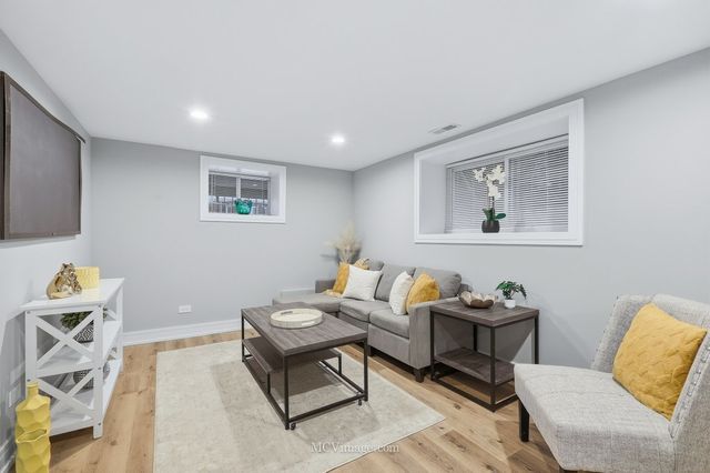 6206 S Kolin Avenue, Chicago, IL 60629