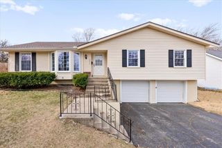 8834 CANDLELIGHT Lane, Lenexa, KS 66215