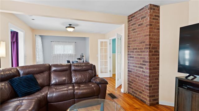 427 Elm Street, Warwick, RI 02888