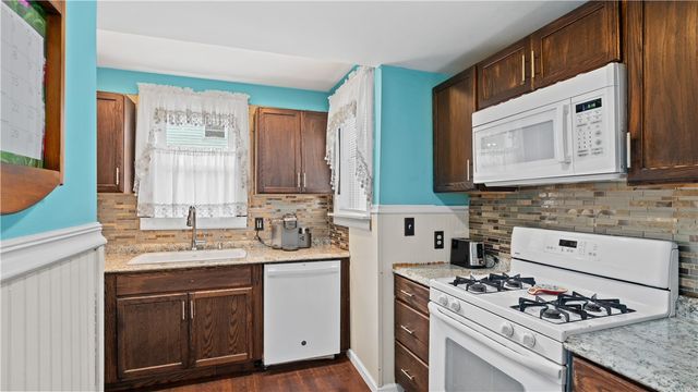 427 Elm Street, Warwick, RI 02888