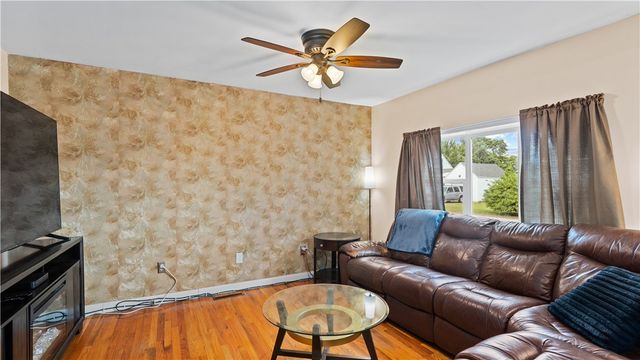 427 Elm Street, Warwick, RI 02888