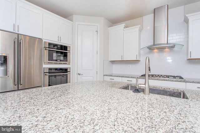 11456 JAMES JOYCE CT, White Plains, MD 20695