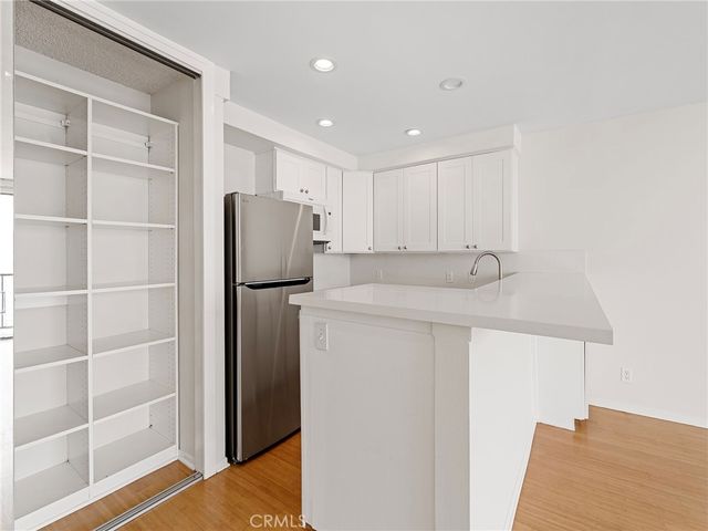 721 Esplanade 403, Redondo Beach, CA 90277