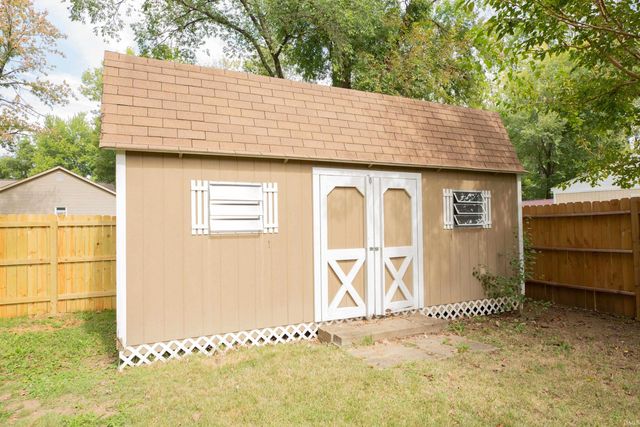 3170 Lake Drive, Evansville, IN 47711