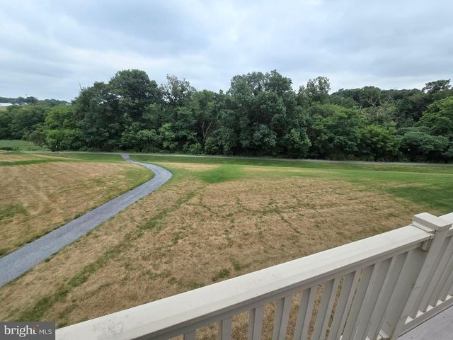 26 SOUTHWOODS DR, Elizabethtown, PA 17022