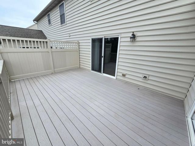 26 SOUTHWOODS DR, Elizabethtown, PA 17022