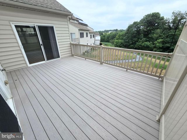 26 SOUTHWOODS DR, Elizabethtown, PA 17022