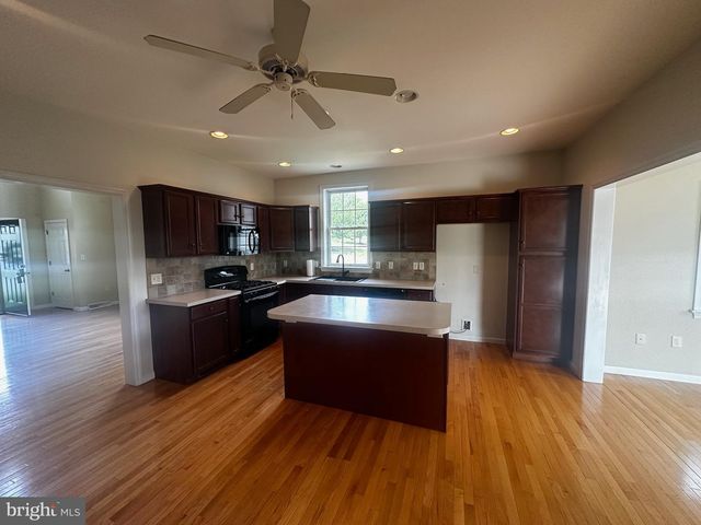 26 SOUTHWOODS DR, Elizabethtown, PA 17022