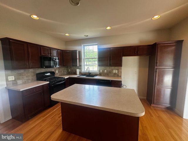 26 SOUTHWOODS DR, Elizabethtown, PA 17022