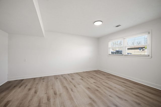 302 Yorktown Court, Georgetown, KY 40324