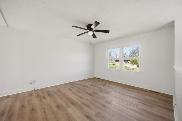 302 Yorktown Court, Georgetown, KY 40324