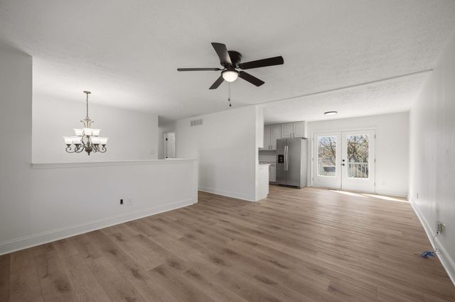 302 Yorktown Court, Georgetown, KY 40324