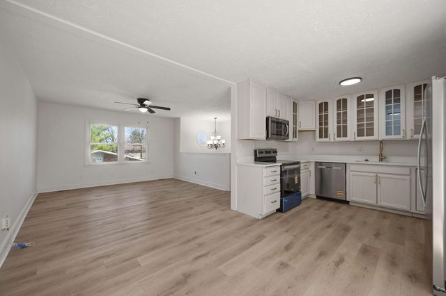 302 Yorktown Court, Georgetown, KY 40324