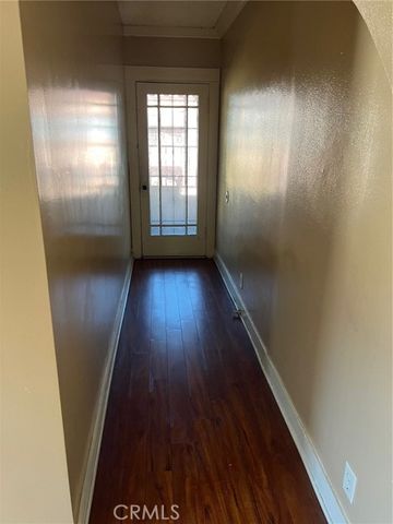 250 W 49th Street, Los Angeles, CA 90037