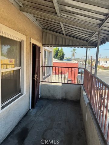 250 W 49th Street, Los Angeles, CA 90037