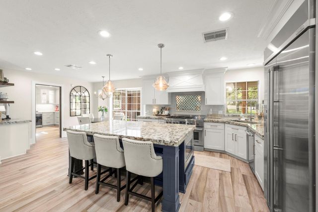 8555 Matthews Lane, Magnolia, TX 77354