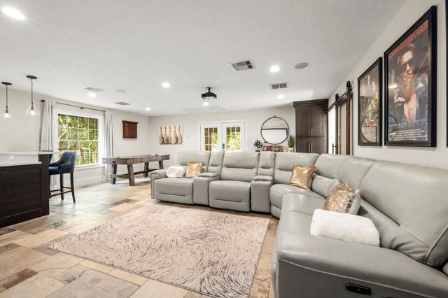 8555 Matthews Lane, Magnolia, TX 77354