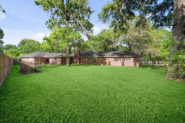 8555 Matthews Lane, Magnolia, TX 77354