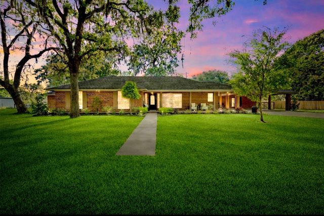 8555 Matthews Lane, Magnolia, TX 77354