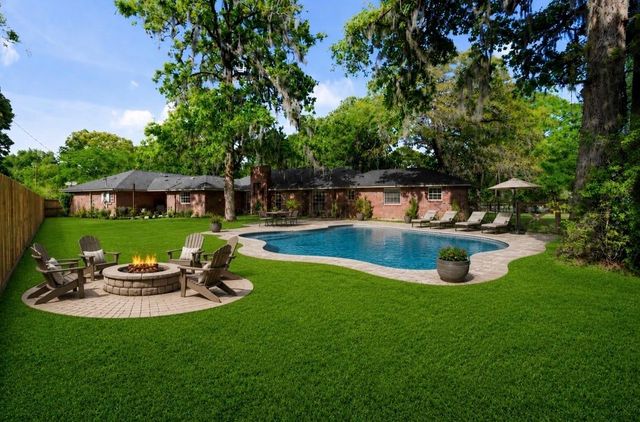 8555 Matthews Lane, Magnolia, TX 77354