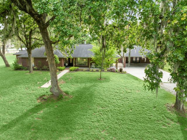 8555 Matthews Lane, Magnolia, TX 77354