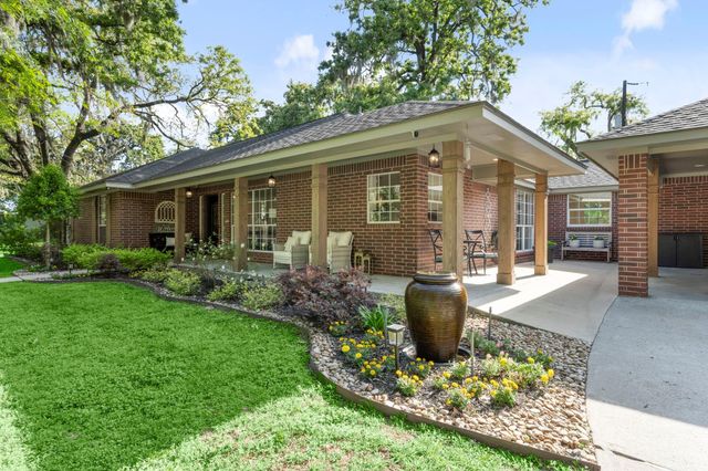 8555 Matthews Lane, Magnolia, TX 77354