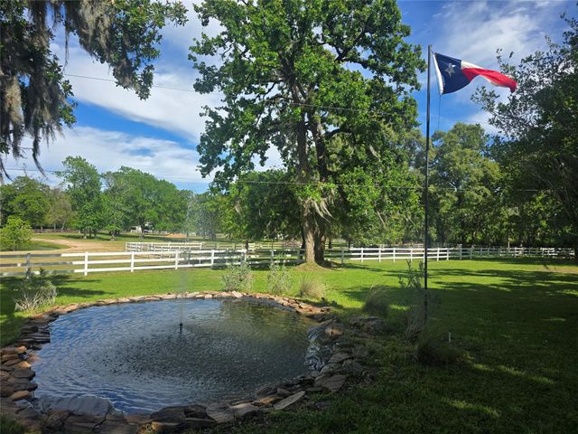 8555 Matthews Lane, Magnolia, TX 77354