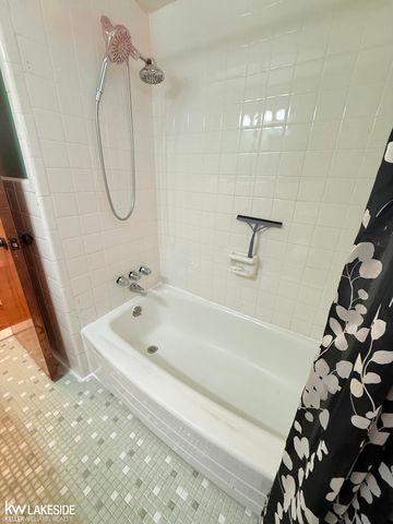 23632 Willard Avenue, Warren, MI 48089