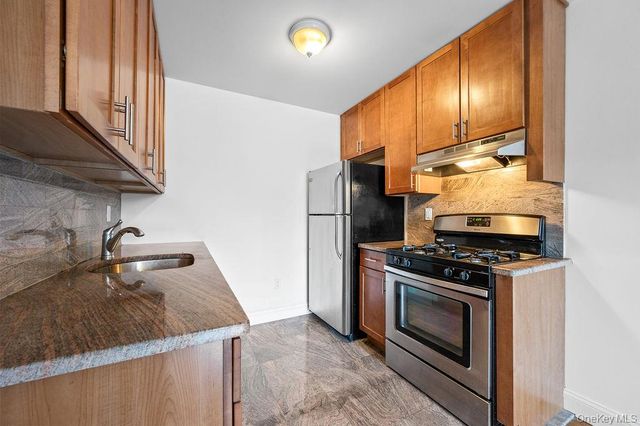 13911 34th Avenue, Flushing, NY 11354