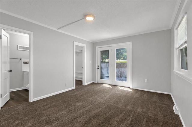 5807 NE Gunn Street, Kansas City, MO 64119