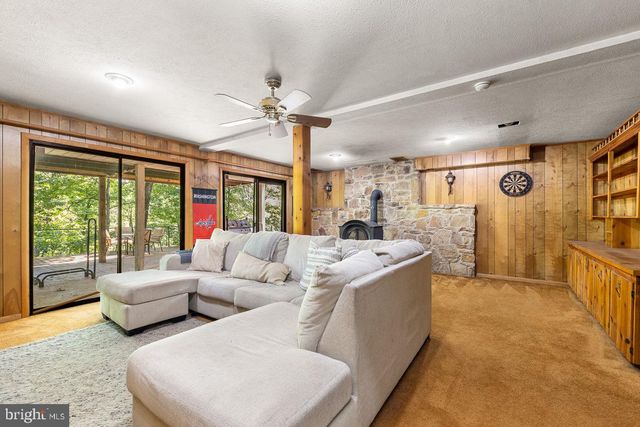 274 THREE OAKS DR, Gore, VA 22637