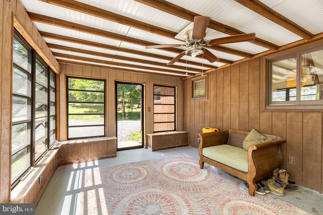 274 THREE OAKS DR, Gore, VA 22637