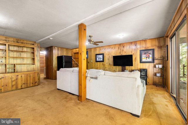 274 THREE OAKS DR, Gore, VA 22637