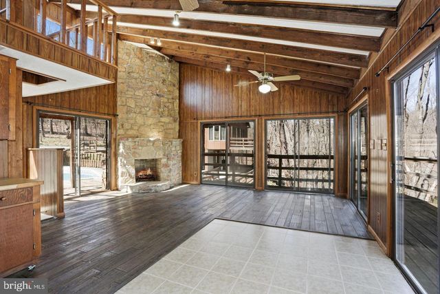 274 THREE OAKS DR, Gore, VA 22637
