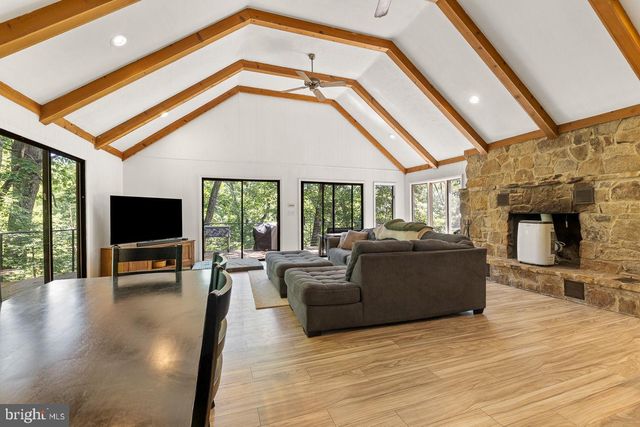 274 THREE OAKS DR, Gore, VA 22637