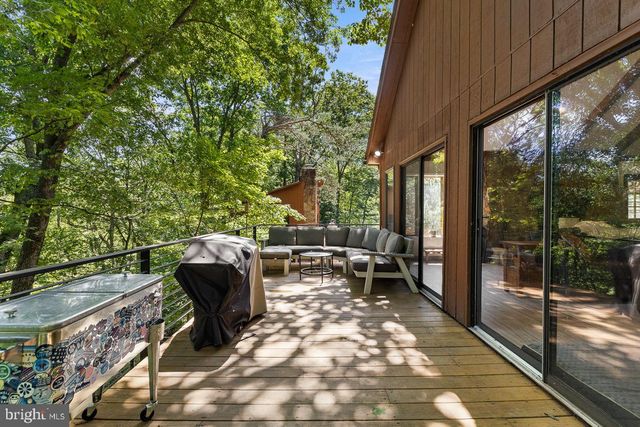 274 THREE OAKS DR, Gore, VA 22637