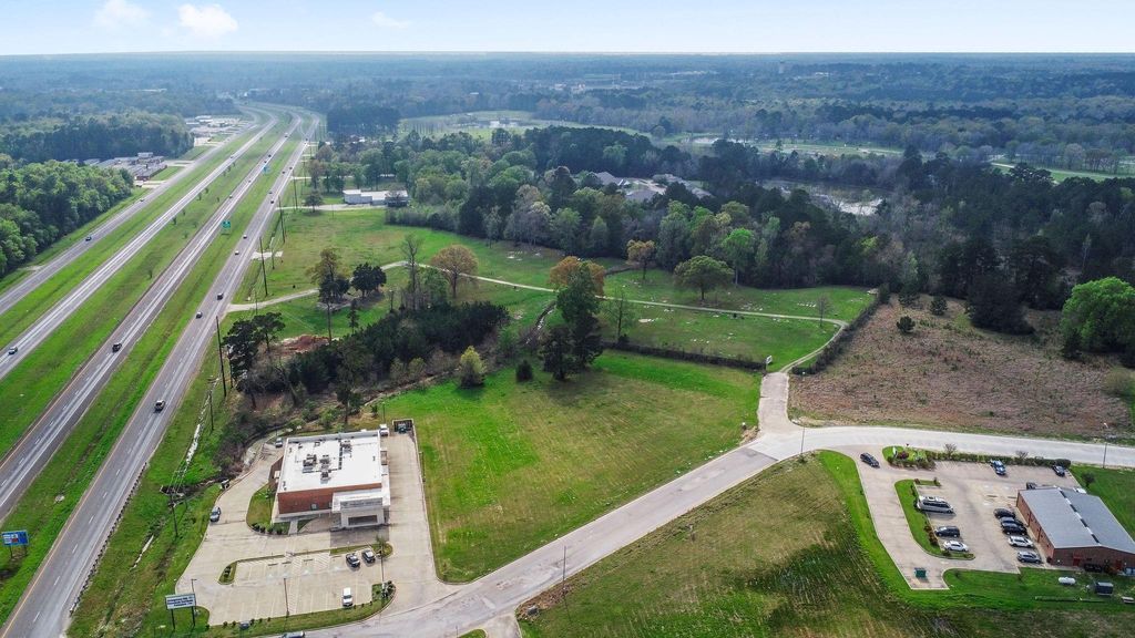 003 W Park Drive, Livingston, TX 77351