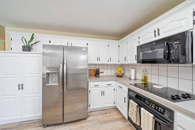 7418 N Sycamore Avenue, Kansas City, MO 64158