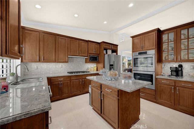 5722 Glen Oaks, La Verne, CA 91750