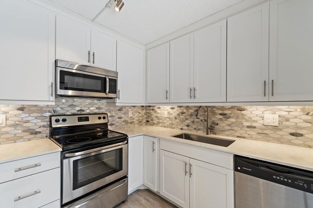 630 6th Terrace, Palm Beach Gardens, FL 33418