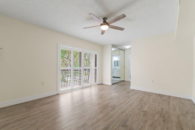 630 6th Terrace, Palm Beach Gardens, FL 33418