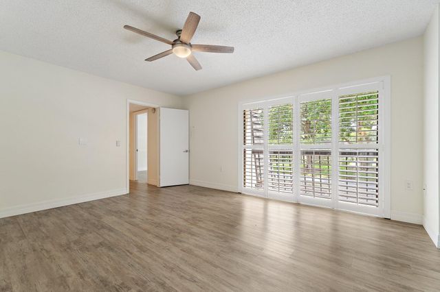 630 6th Terrace, Palm Beach Gardens, FL 33418