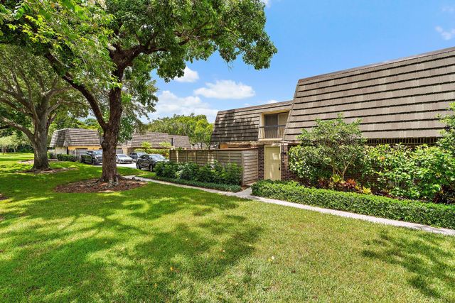 630 6th Terrace, Palm Beach Gardens, FL 33418