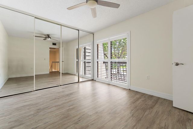 630 6th Terrace, Palm Beach Gardens, FL 33418