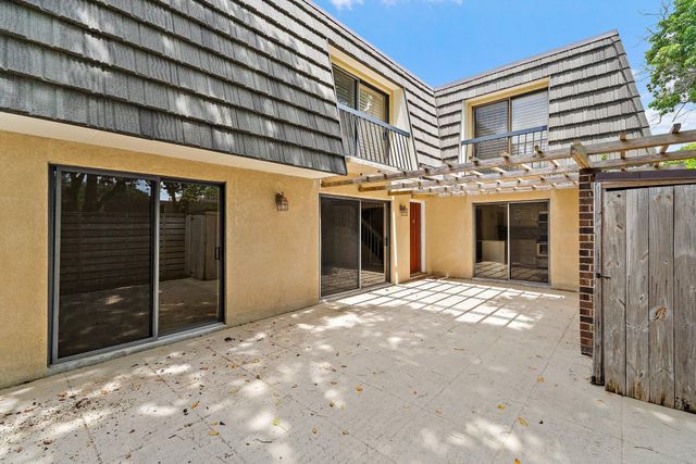 630 6th Terrace, Palm Beach Gardens, FL 33418