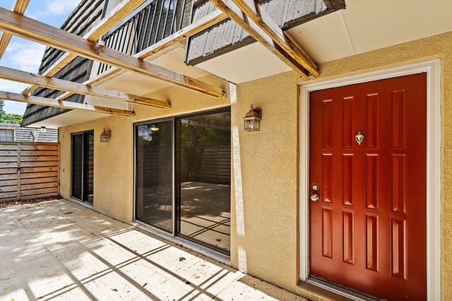 630 6th Terrace, Palm Beach Gardens, FL 33418