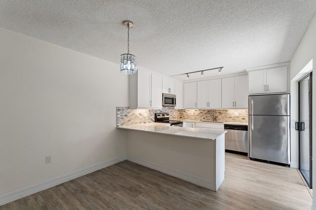 630 6th Terrace, Palm Beach Gardens, FL 33418