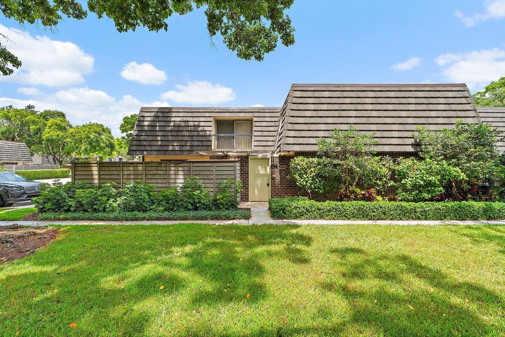 630 6th Terrace, Palm Beach Gardens, FL 33418